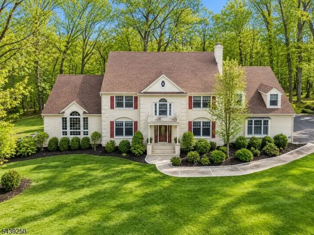 6 Bluebird Ct, Raritan Twp.