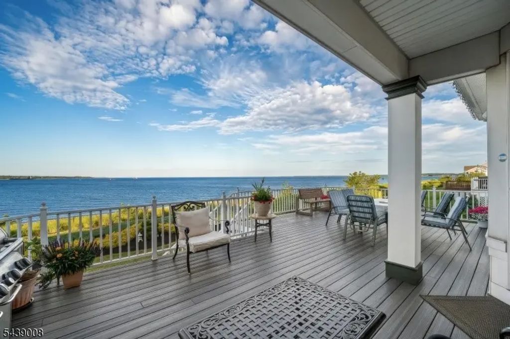 23 Lighthouse Dr, South Amboy City