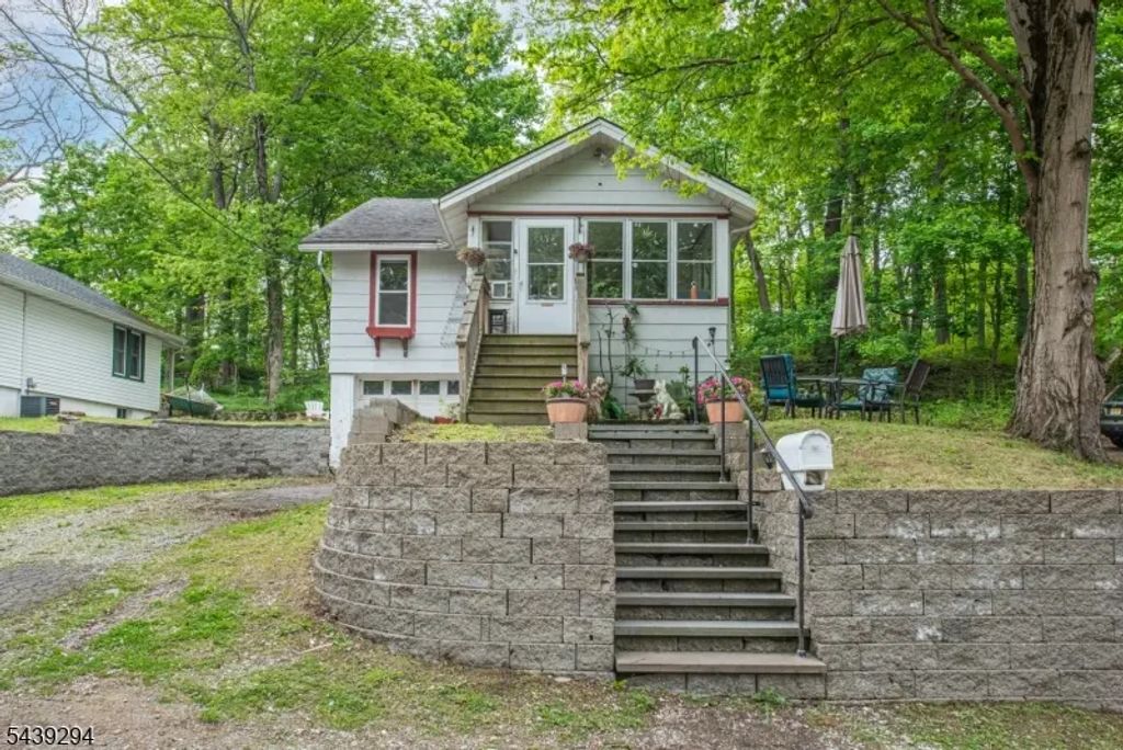 133 Woodside Ave, Newton Town