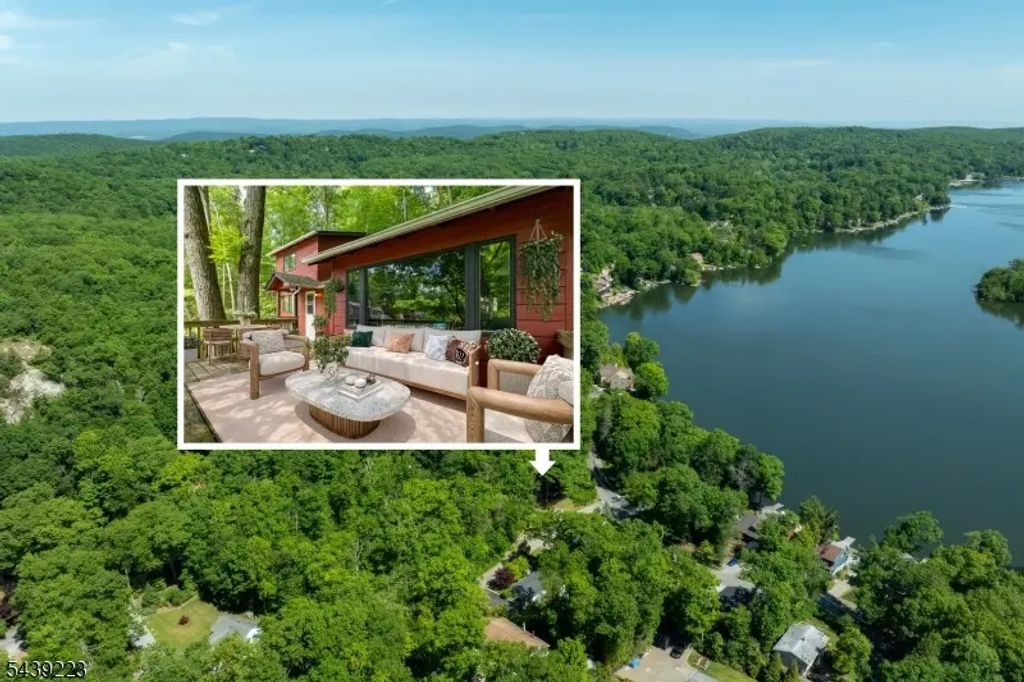 2079 Lakeside Dr, Vernon Twp.