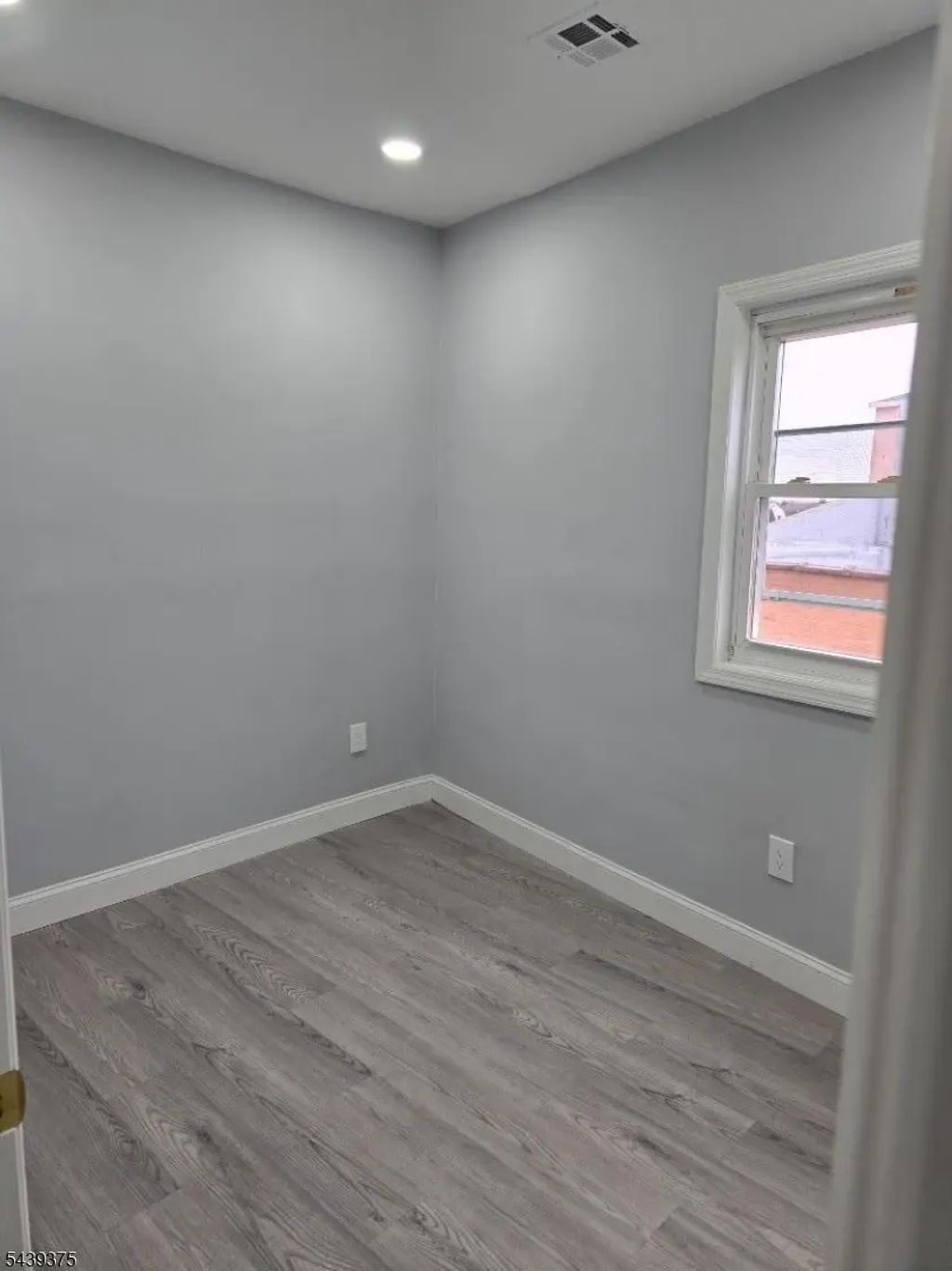 8 Fleming Ave, Newark City