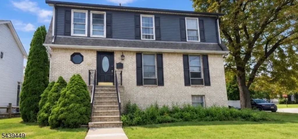 997 Broad St, Bloomfield Twp.