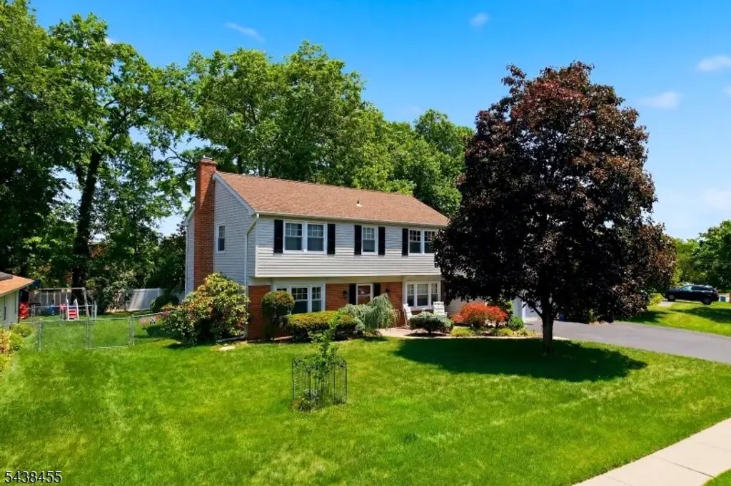 13 Abbott Rd, Franklin Twp.