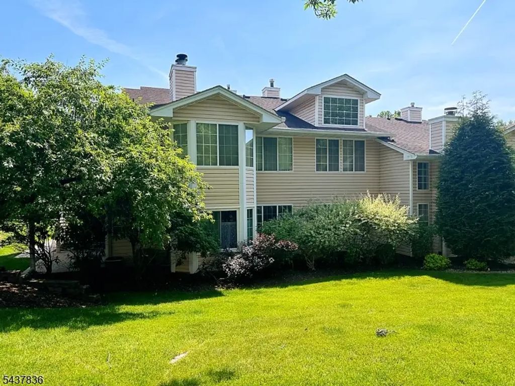 15 Crossfield Court, Bedminster Twp.