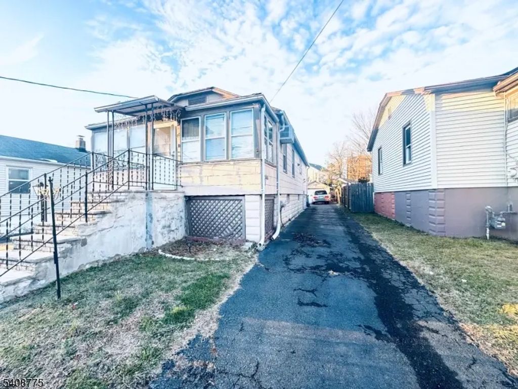 28 Silzer Ave, Woodbridge Twp.