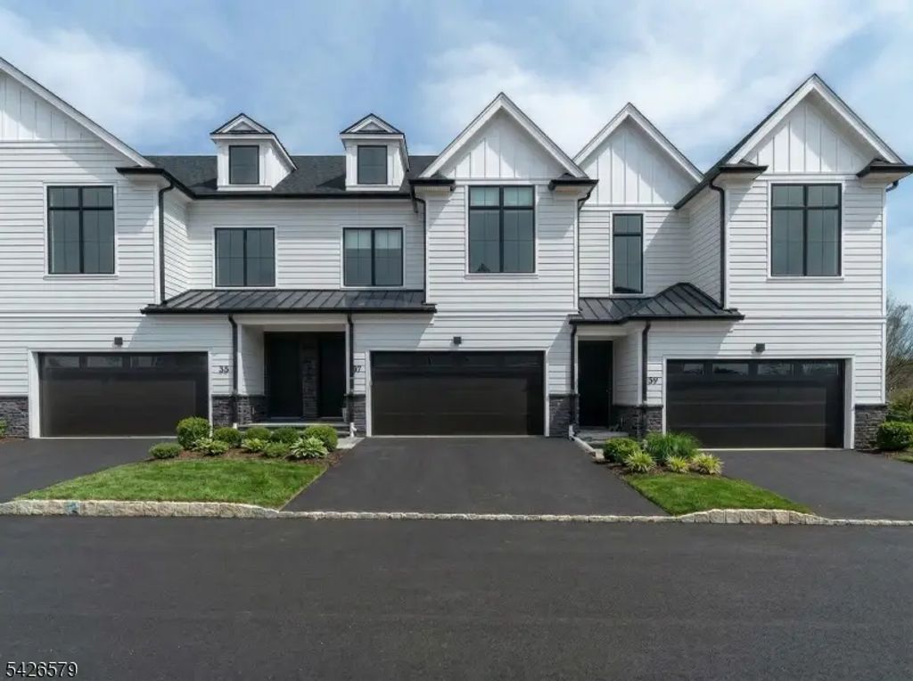 15 Feldman Court, Paramus Boro