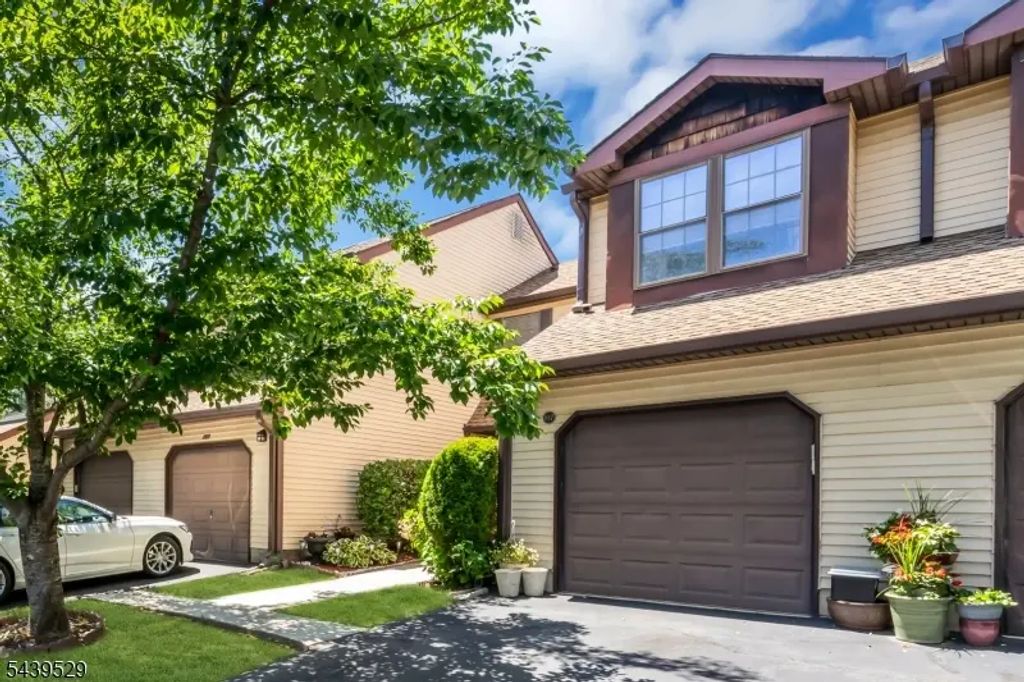 107 Bayberry Dr, Franklin Twp.