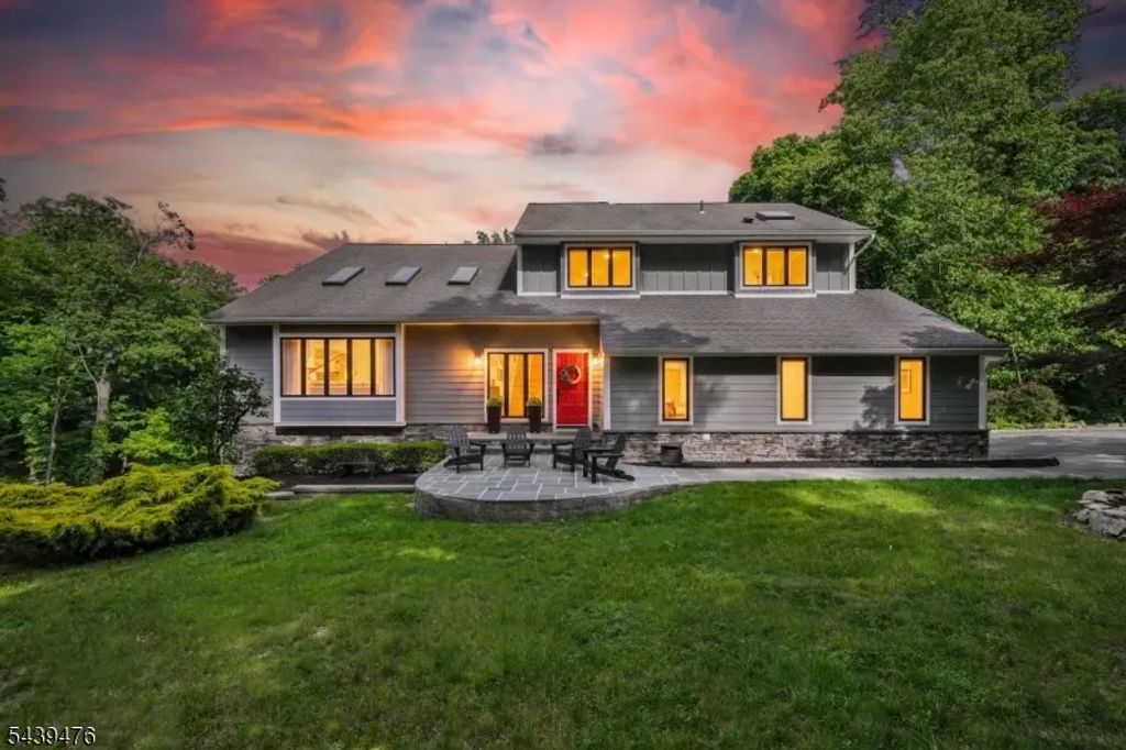 11 Hemlock Ln, Kinnelon Boro