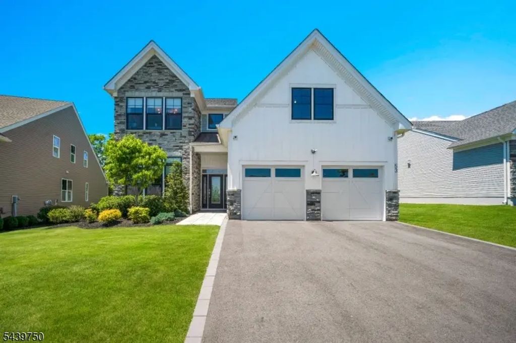 53 Sofia Dr, Manalapan Twp.