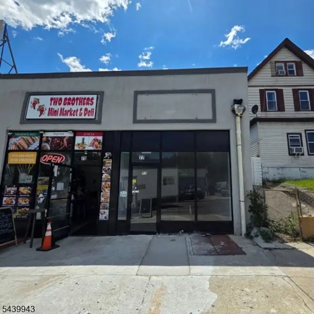 77 Gregory Ave, Passaic City