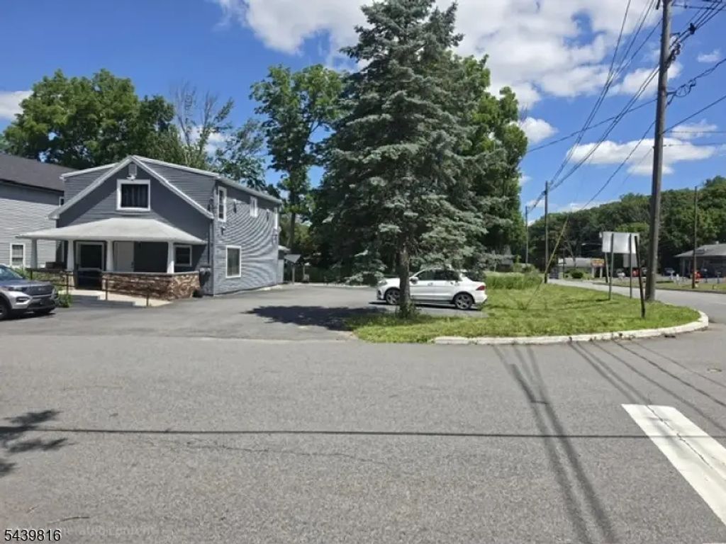 3 New St, Mount Olive Twp.