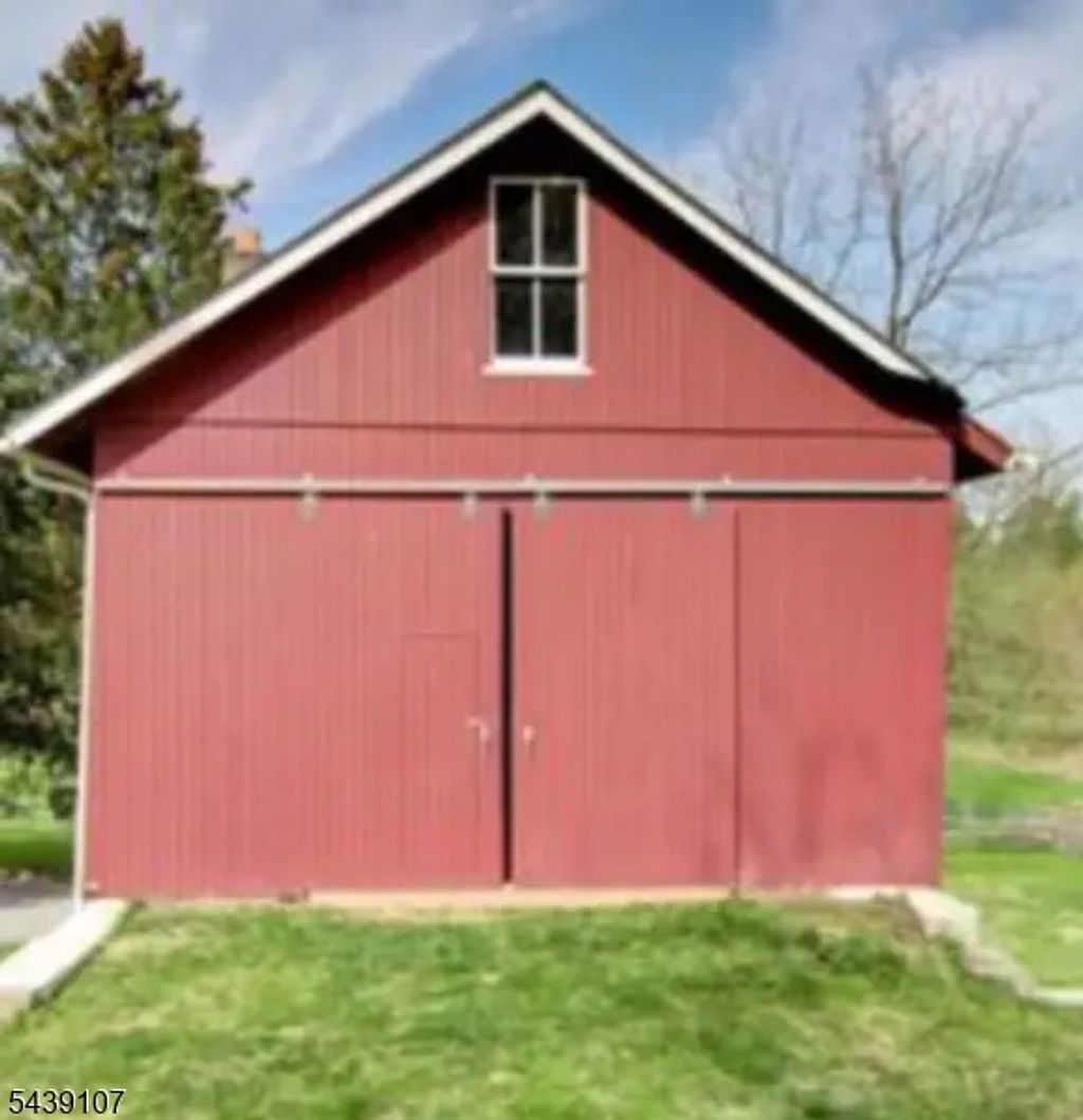 27 Cherryville Hollow Rd, Raritan Twp.