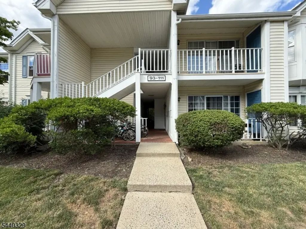 95 Sapphire Ln, Franklin Twp.