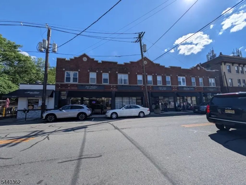 373 Centre St, Nutley Twp.