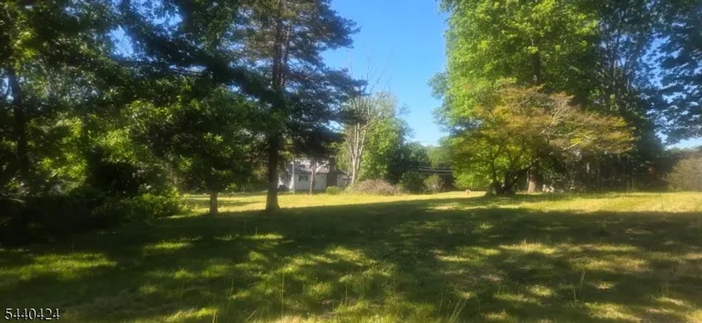 1 Thoresen Rd, Warren Twp.