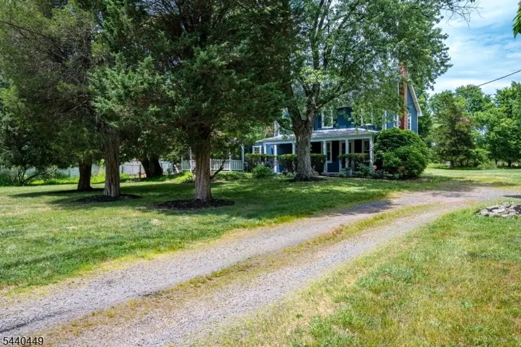 78 Falcon Rd, Hillsborough Twp.
