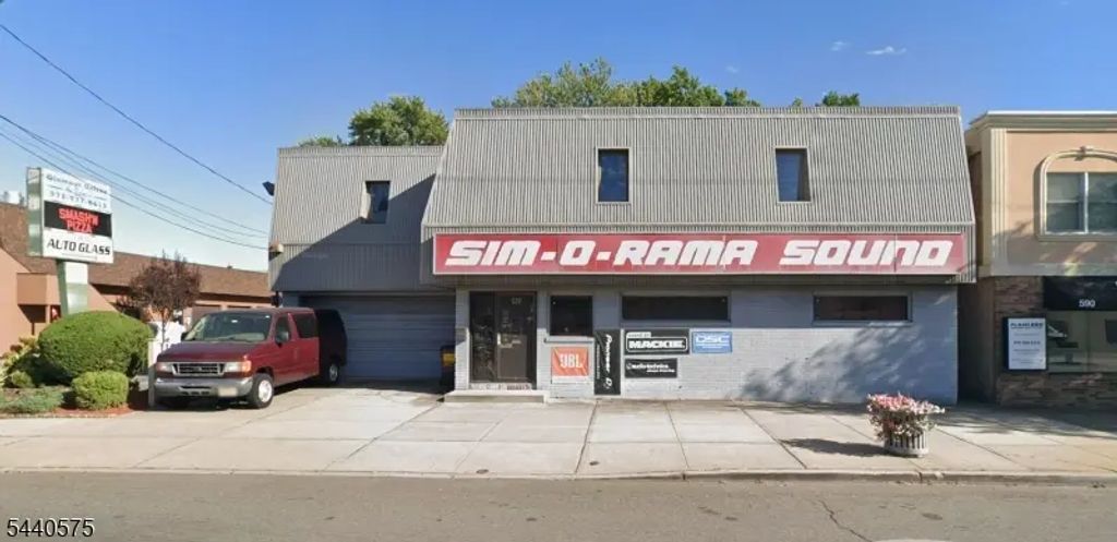 572 Union Blvd, Totowa Boro