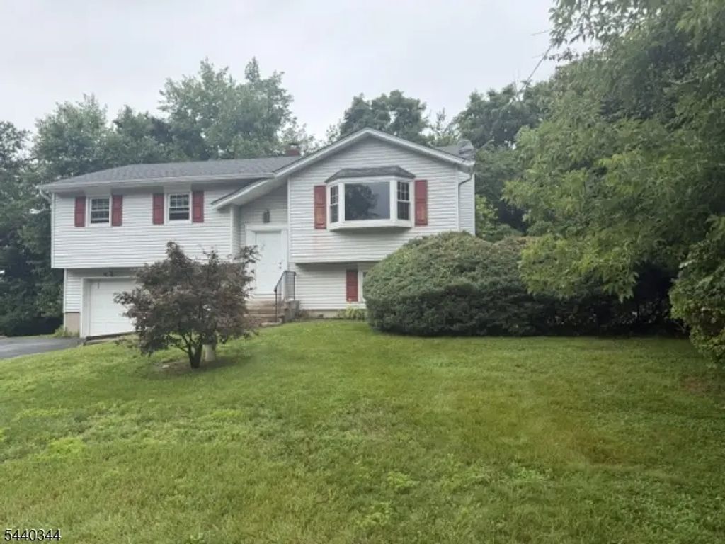 4 Beardslee Hill Dr, Franklin Boro