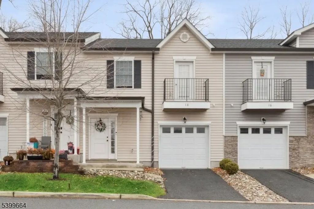 18 Joseph Dr, Newton Town