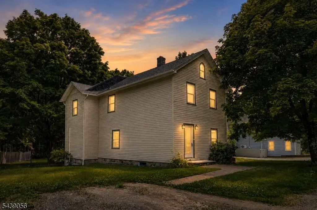 1068 County Road 521, Stillwater Twp.