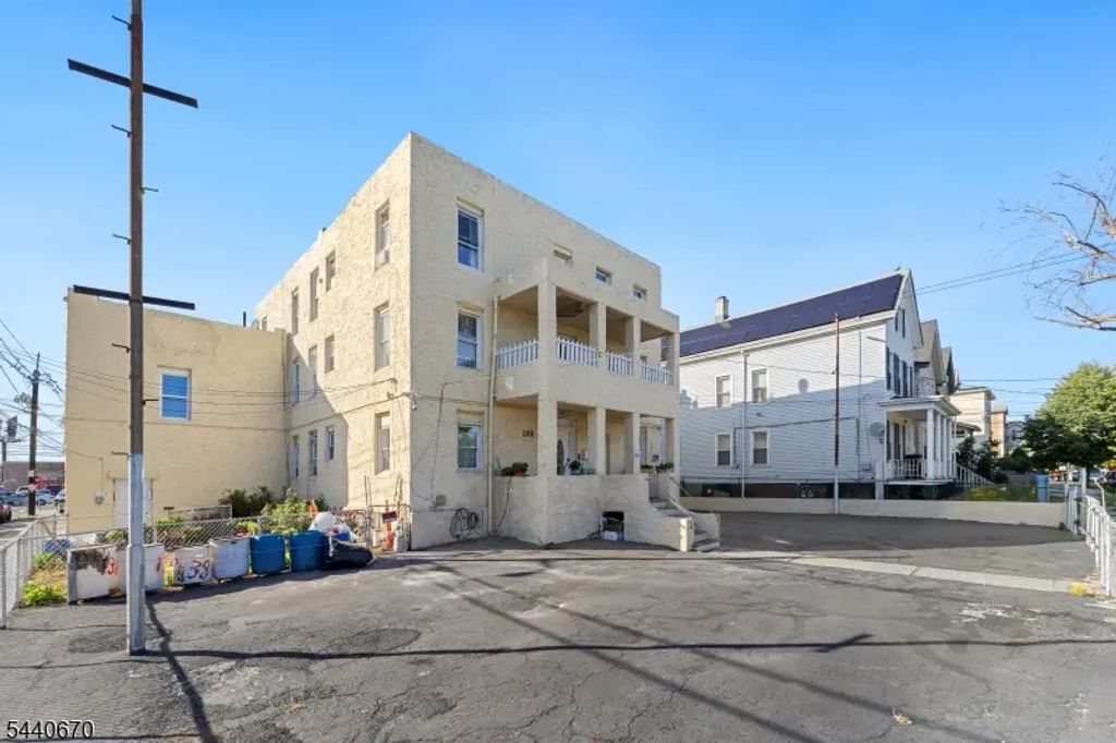 136 Park Pl, Elizabeth City