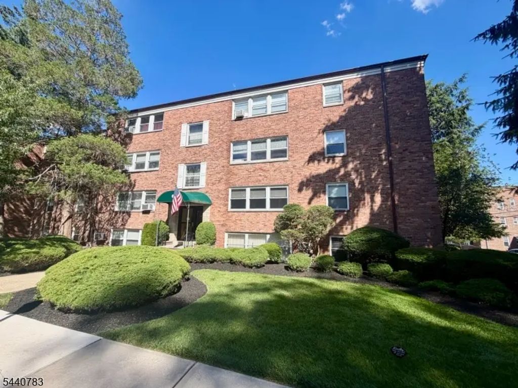 6-12 Hillside Ave C0204, Nutley Twp.