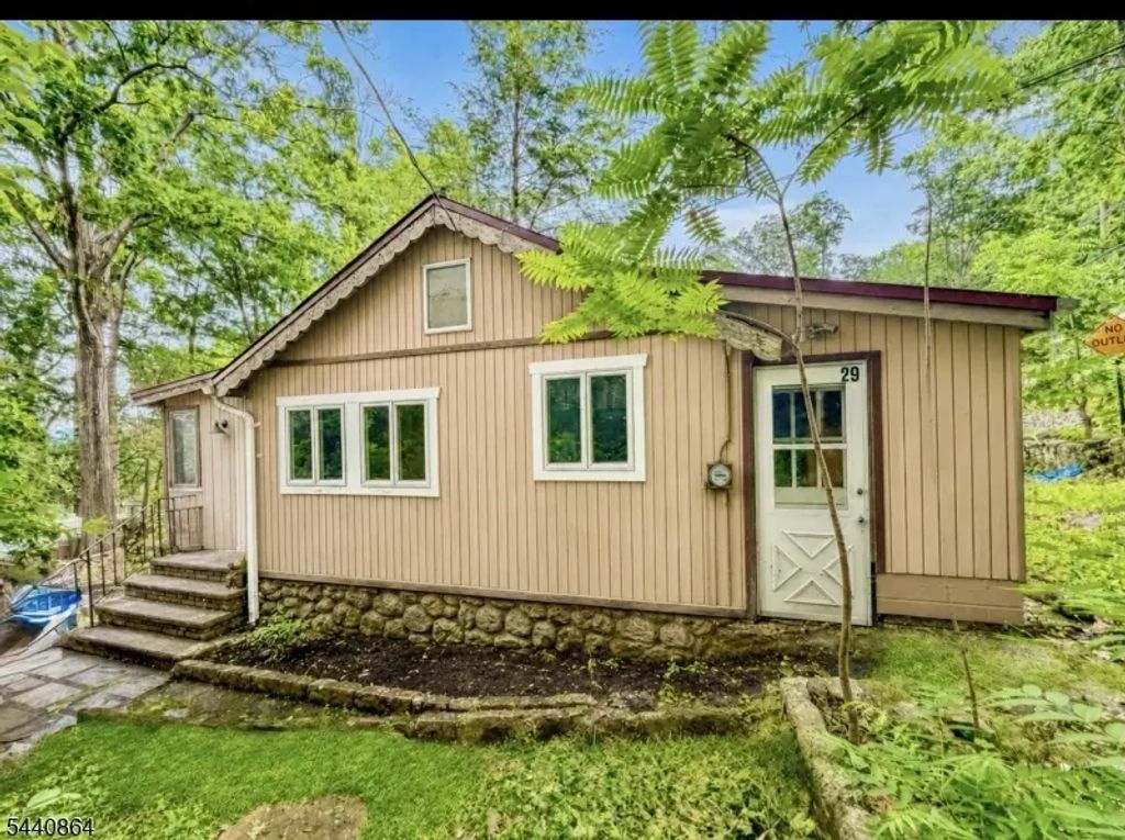 29 Ferris Ln, Jefferson Twp.