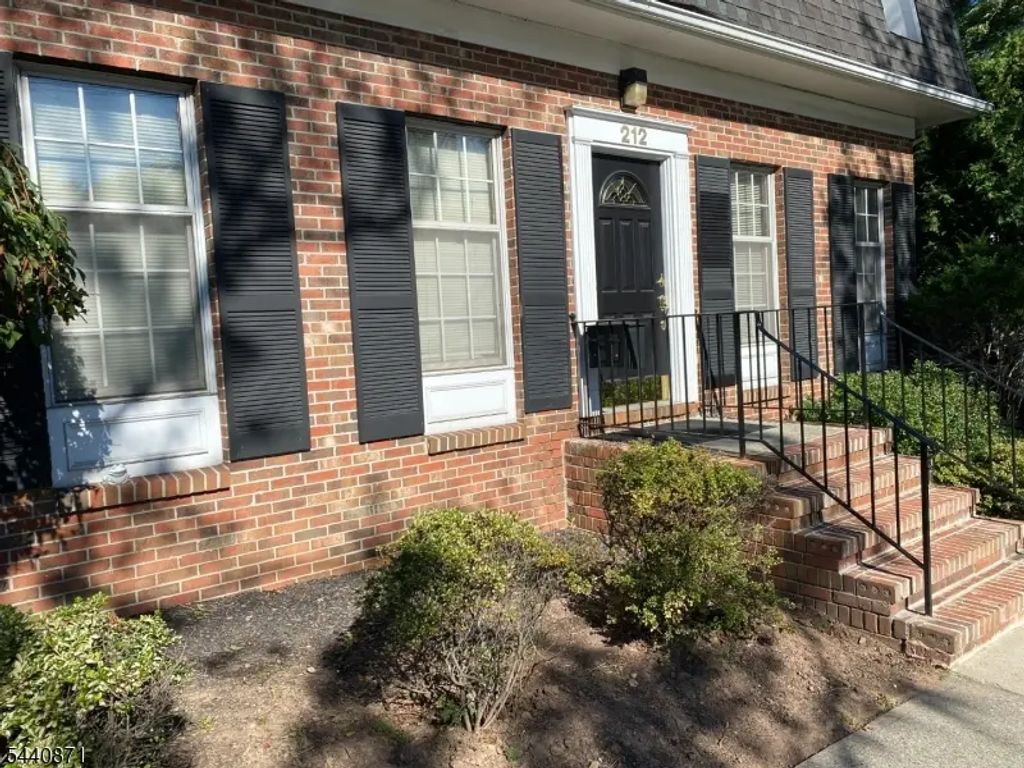 212 Pompton Ave, Verona Twp.