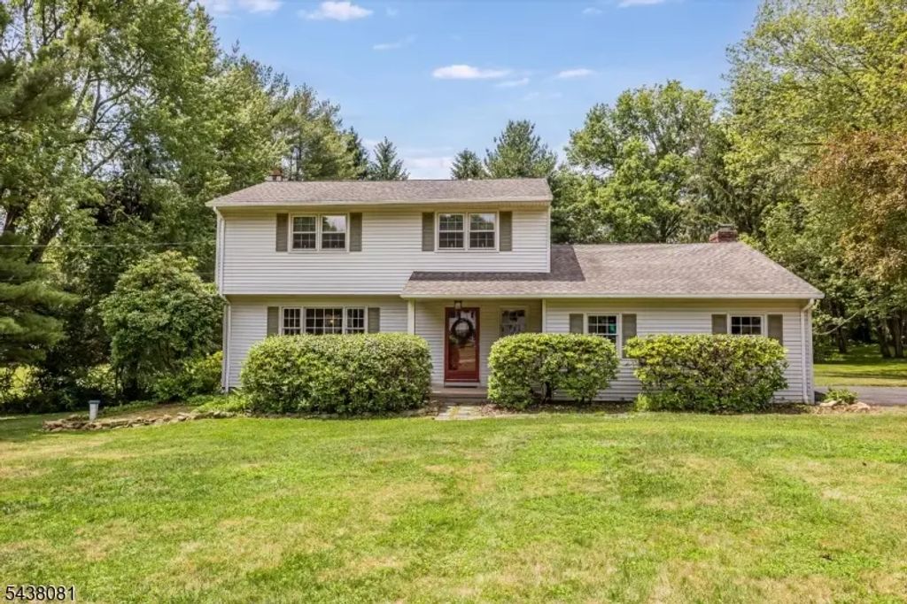 7 Catan Dr, Chester Twp.