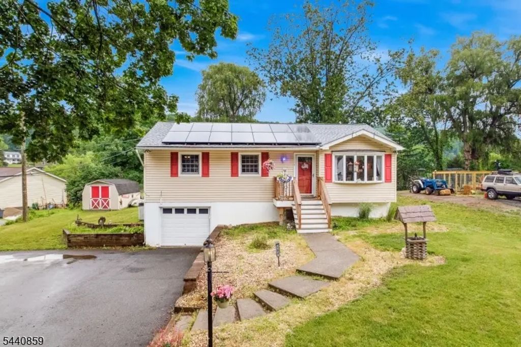 194 Decker Pond Rd, Green Twp.