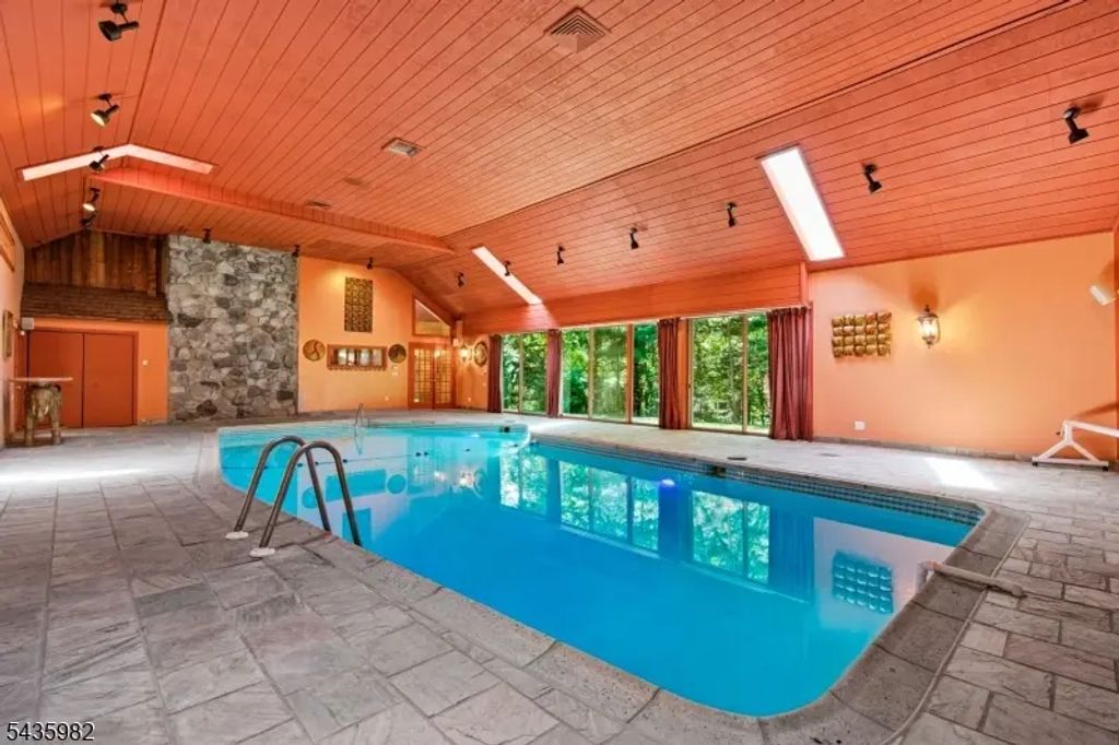 229 Clove Road, Montague Twp.