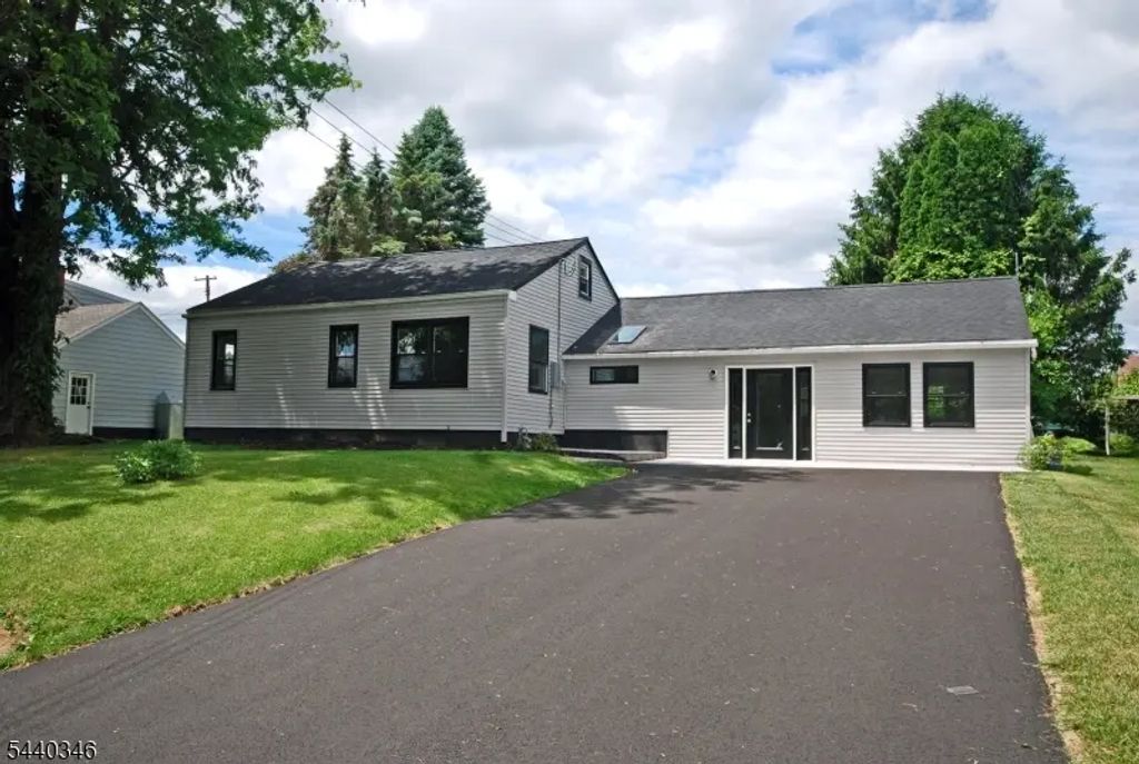 496 Franklin St, Pohatcong Twp.