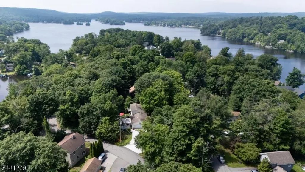 25 Belford Dr, West Milford Twp.