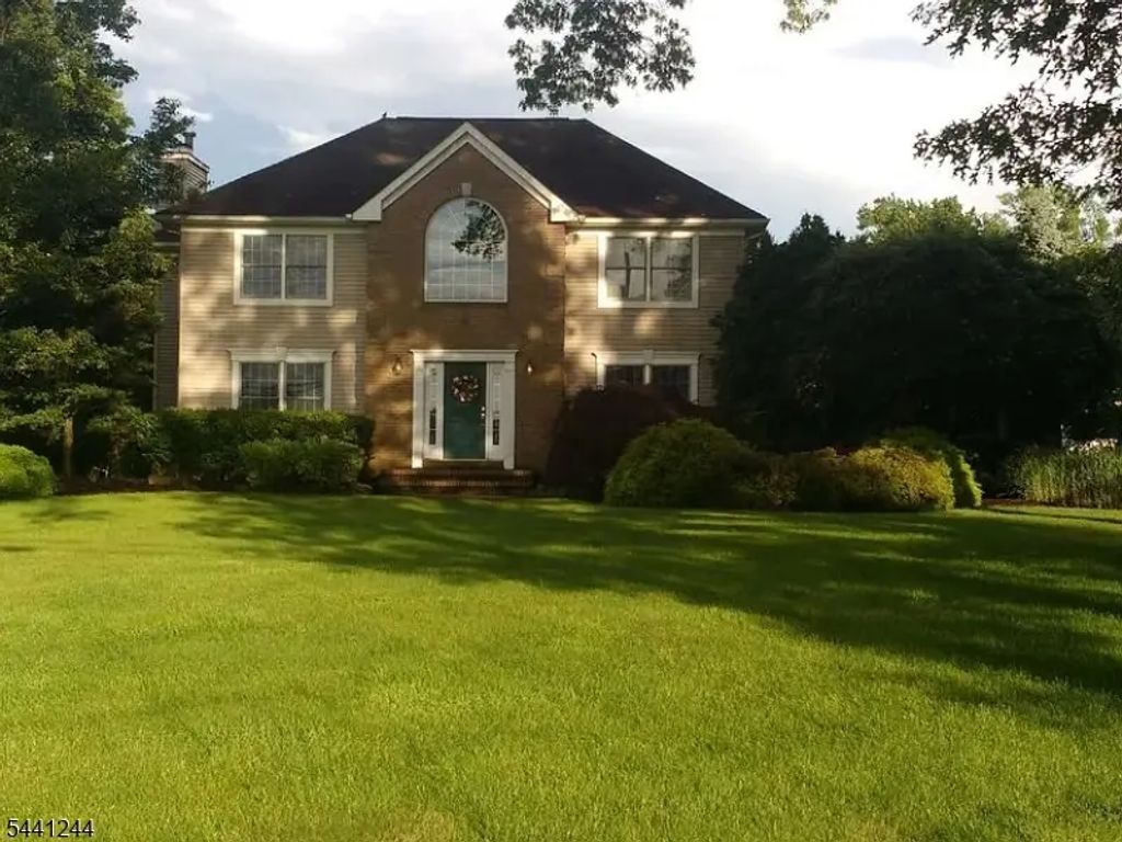 246 Fresh Ponds Rd, South Brunswick Twp.
