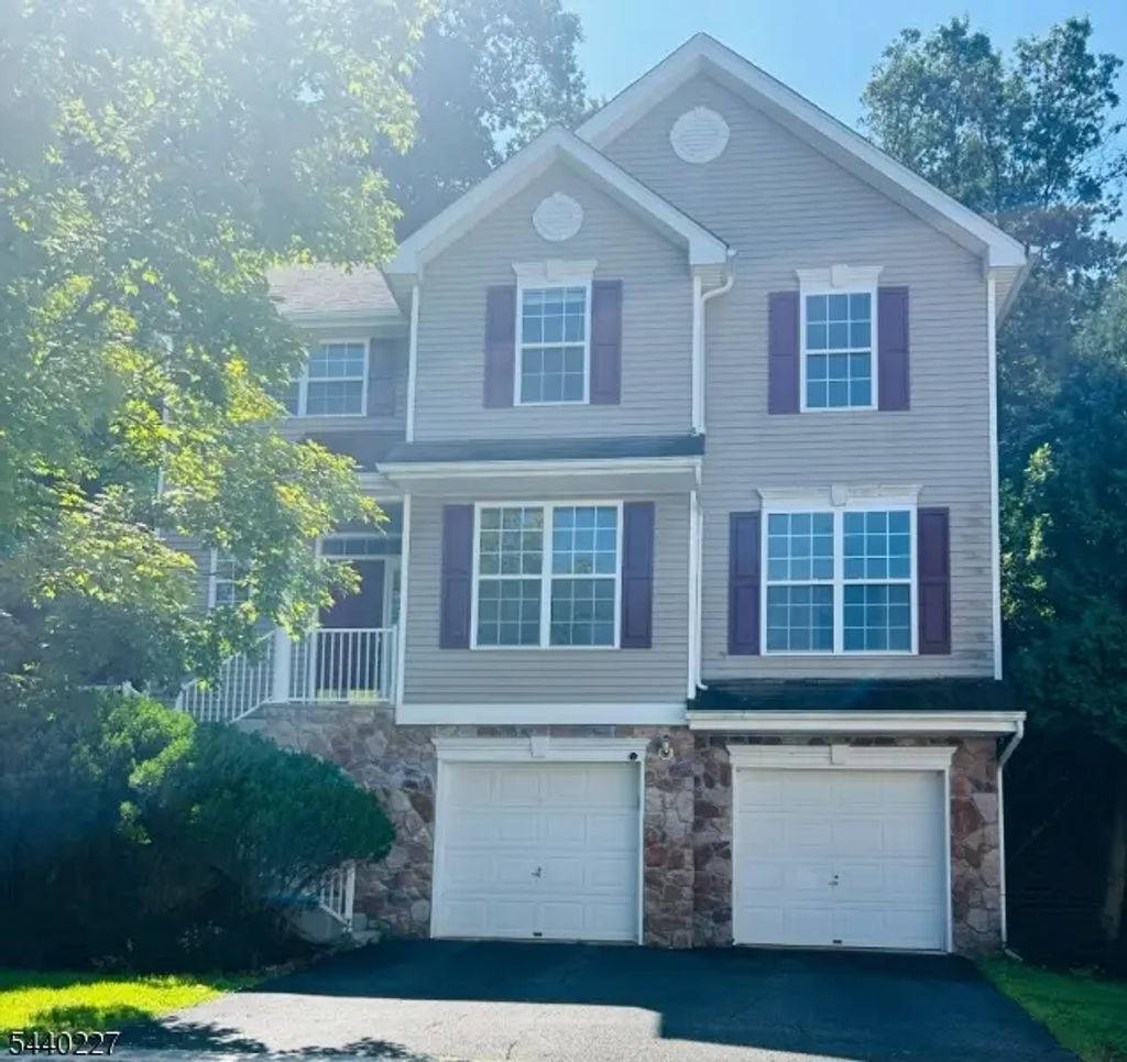 310 Winding Hill Dr, Mount Olive Twp.