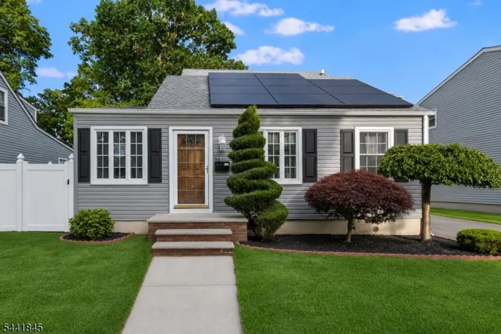 34 Chase Ave, Woodbridge Twp.
