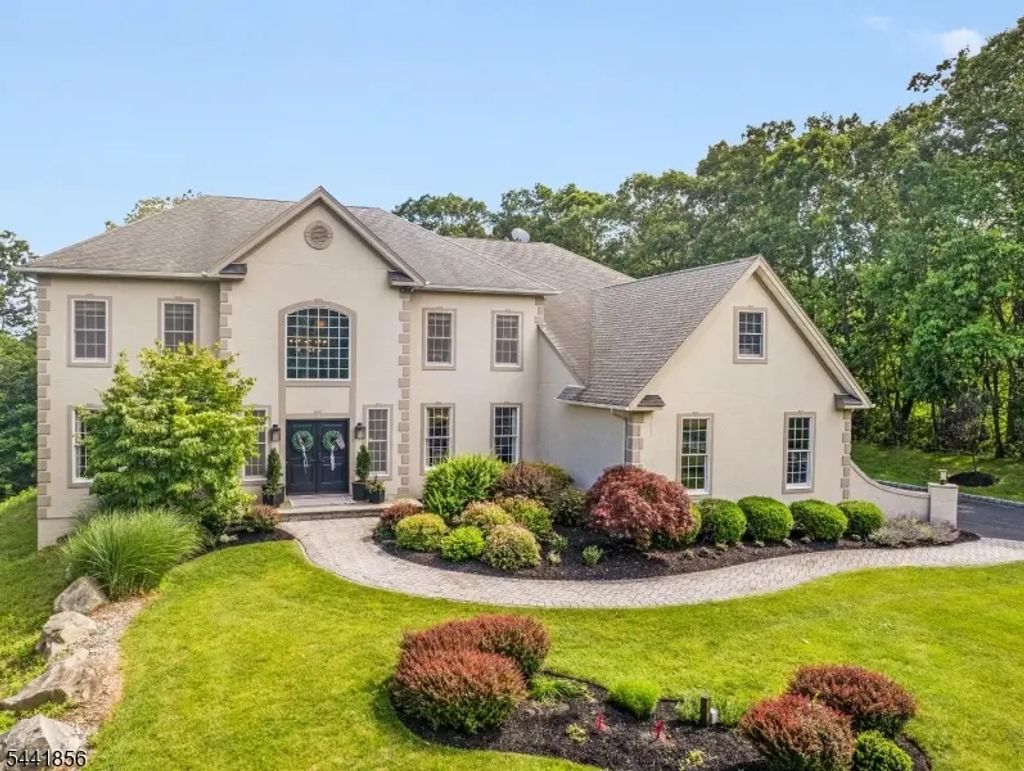 29 Crownview Ct, Sparta Twp.