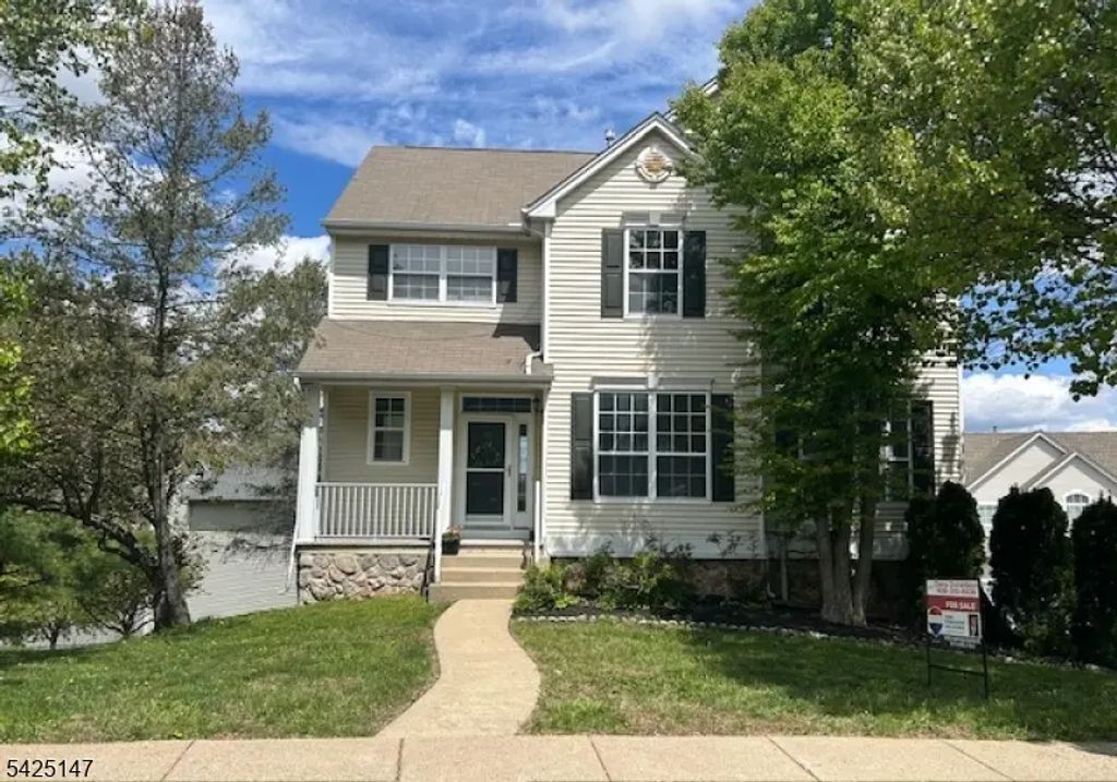 227 Winding Hill Dr, Mount Olive Twp.