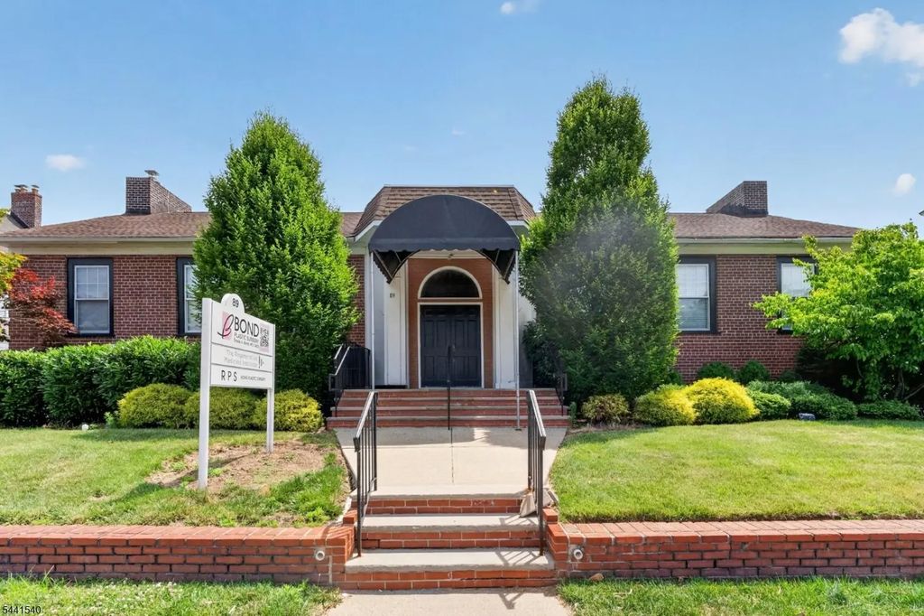 89 Valley Rd, Montclair Twp.