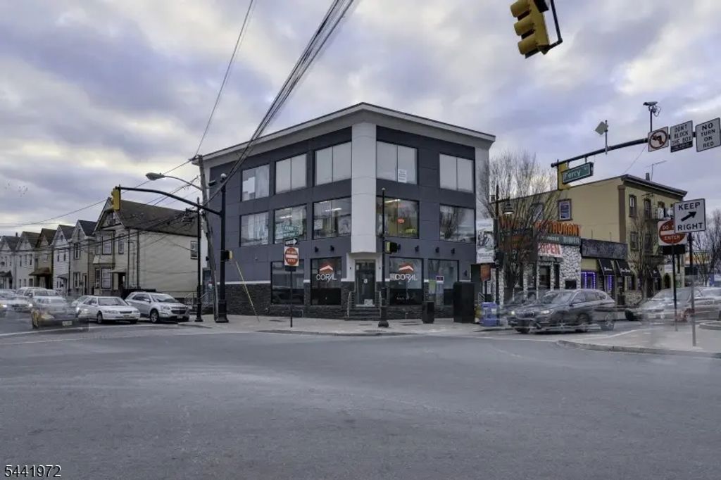 8 Wilson Ave, Newark City