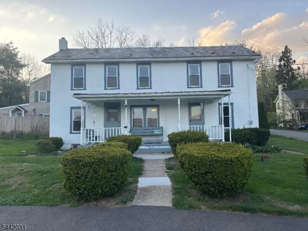 6 Thacher Ave, Greenwich Twp.