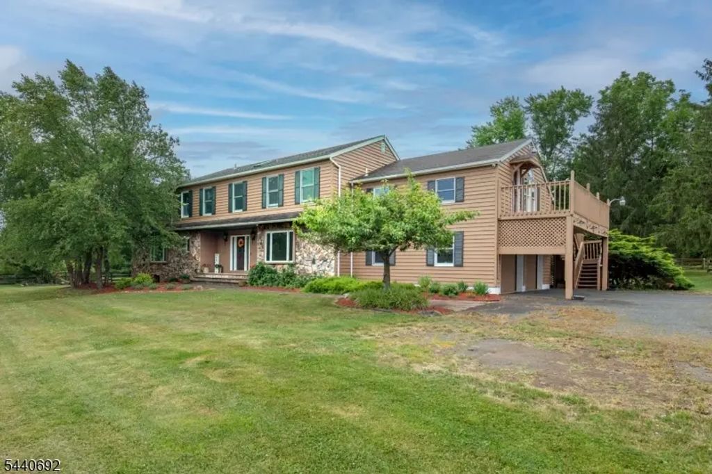 48 Forty Second Street, Readington Twp.