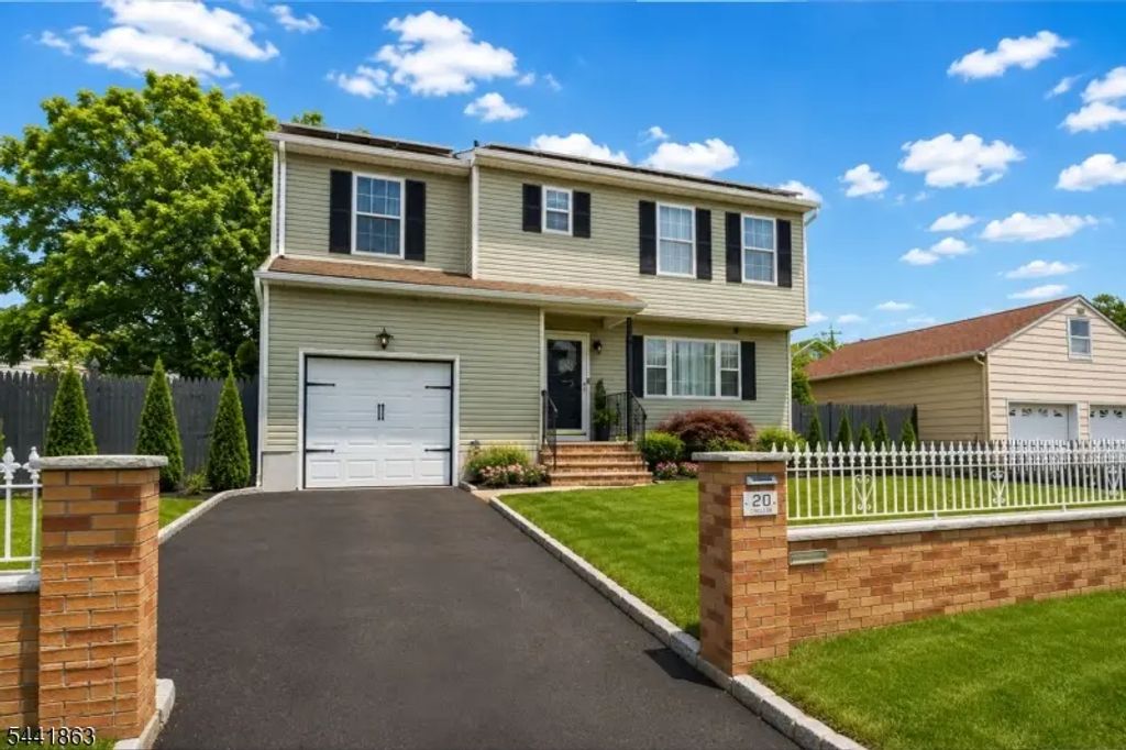 20 Cliff Ave, Woodbridge Twp.