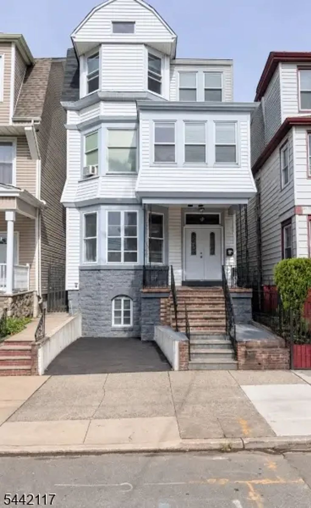 316 Clifton Ave, Newark City