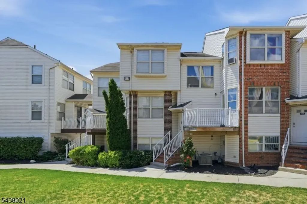 726 Harbortown Blvd, Perth Amboy City