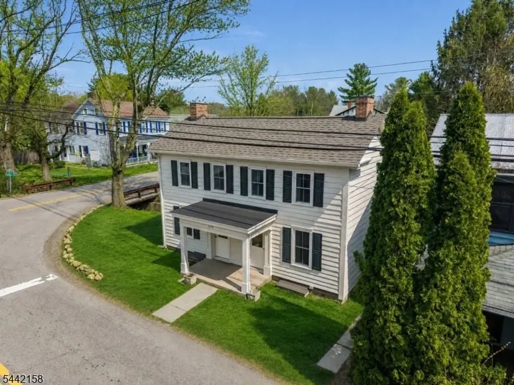 570 Spring Mills Rd., Alexandria Twp.