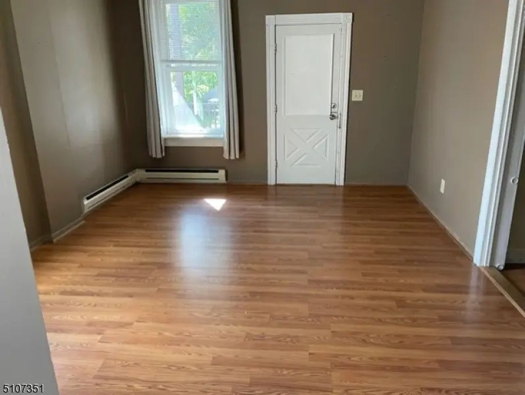 188a Spring St, Newton Town