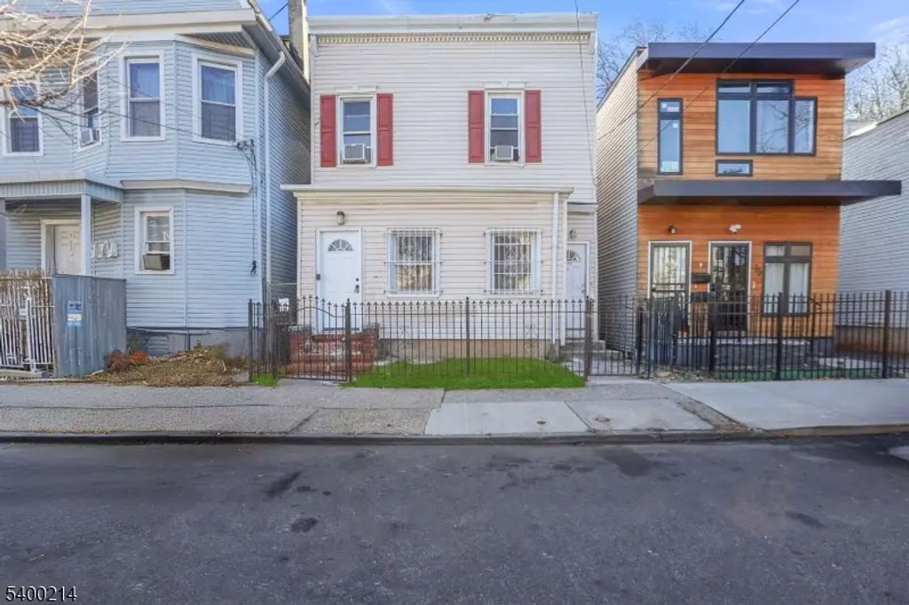 790 S 14th St, Newark City