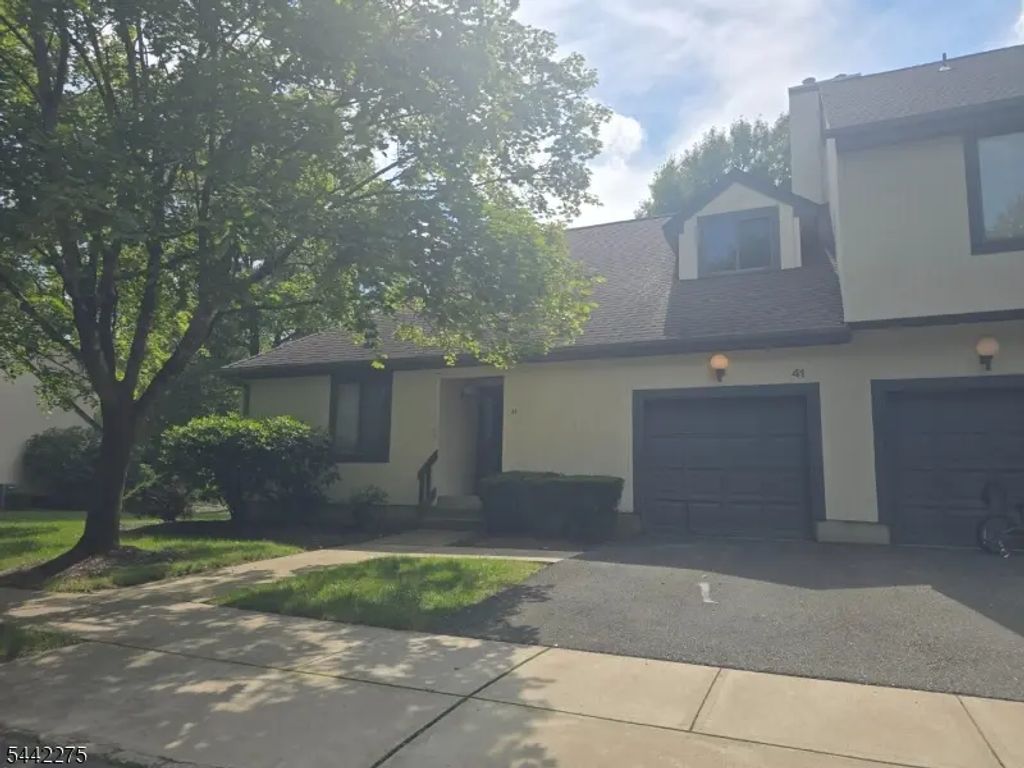 41 Arbor Cir, Bernards Twp.