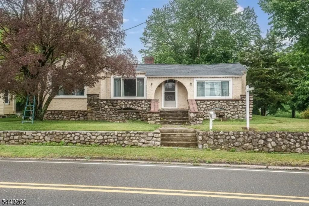 2 Hicks Ave, Newton Town